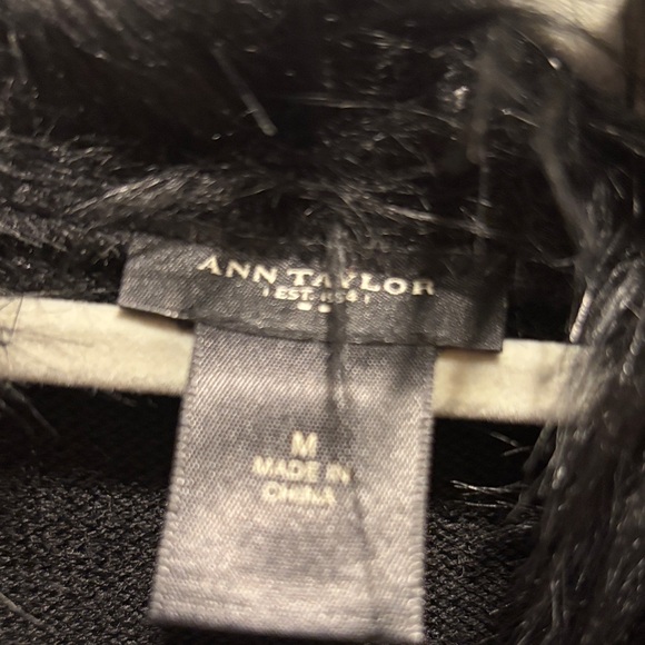 Elegant Ann Taylor Black Faux Fur Collar Women's Coat - Picture 2 of 3